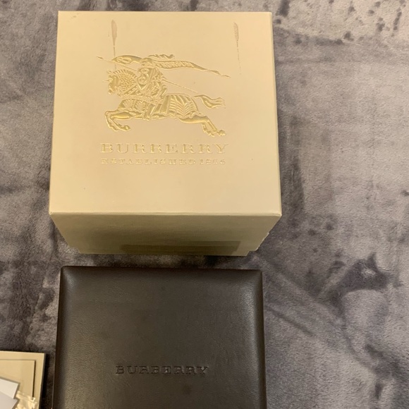 Women’s Burberry Watch - Picture 8 of 8